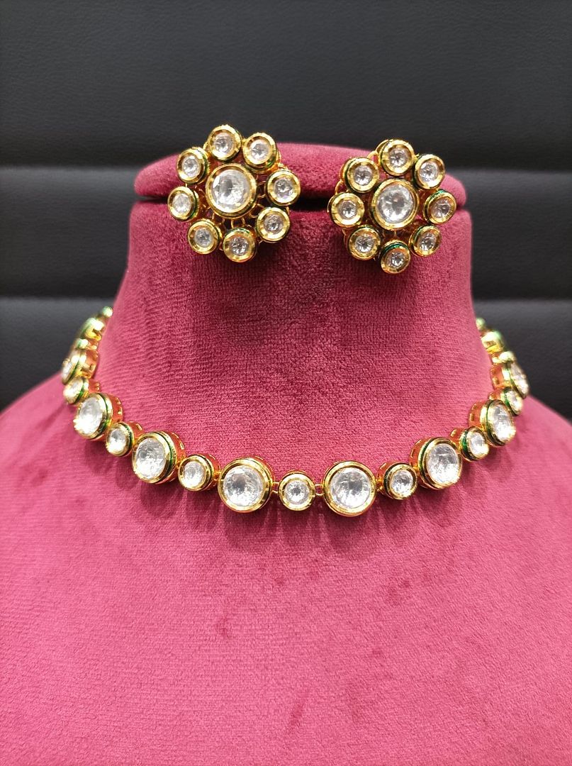 Kundan Necklace By Chokerset Colour Gold, Plating Gold CSKS4365