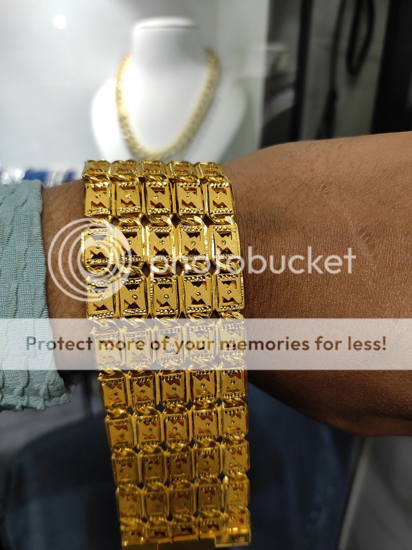 200 Milligram Gold Forming Bracelet By Chokerset WAB532