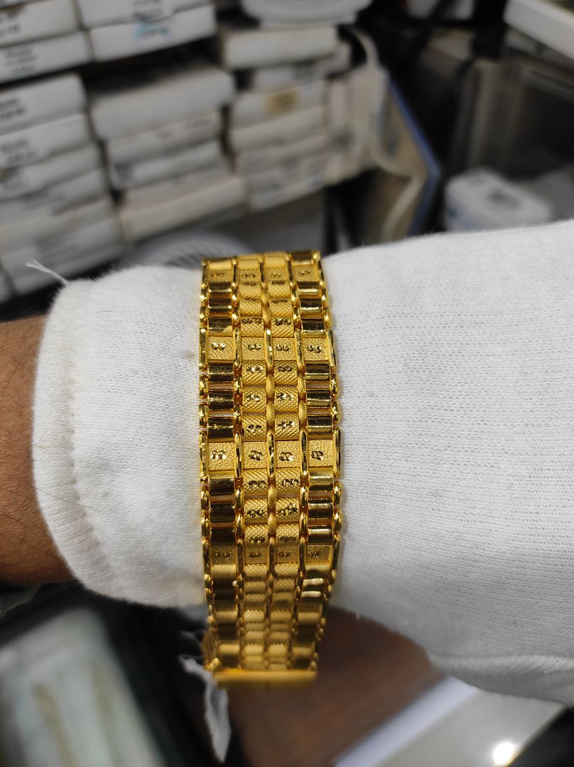 200 Milligram Gold Forming Bracelet By Chokerset WAB506