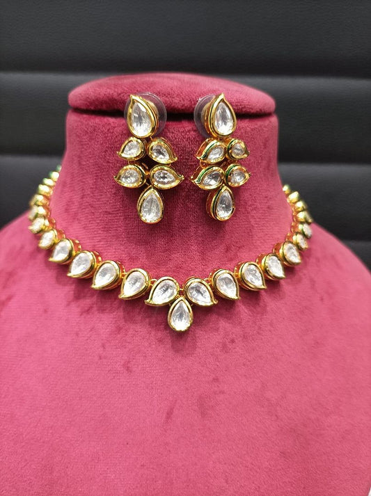 Kundan Necklace By Chokerset Colour Gold, Plating Gold CSKS4368