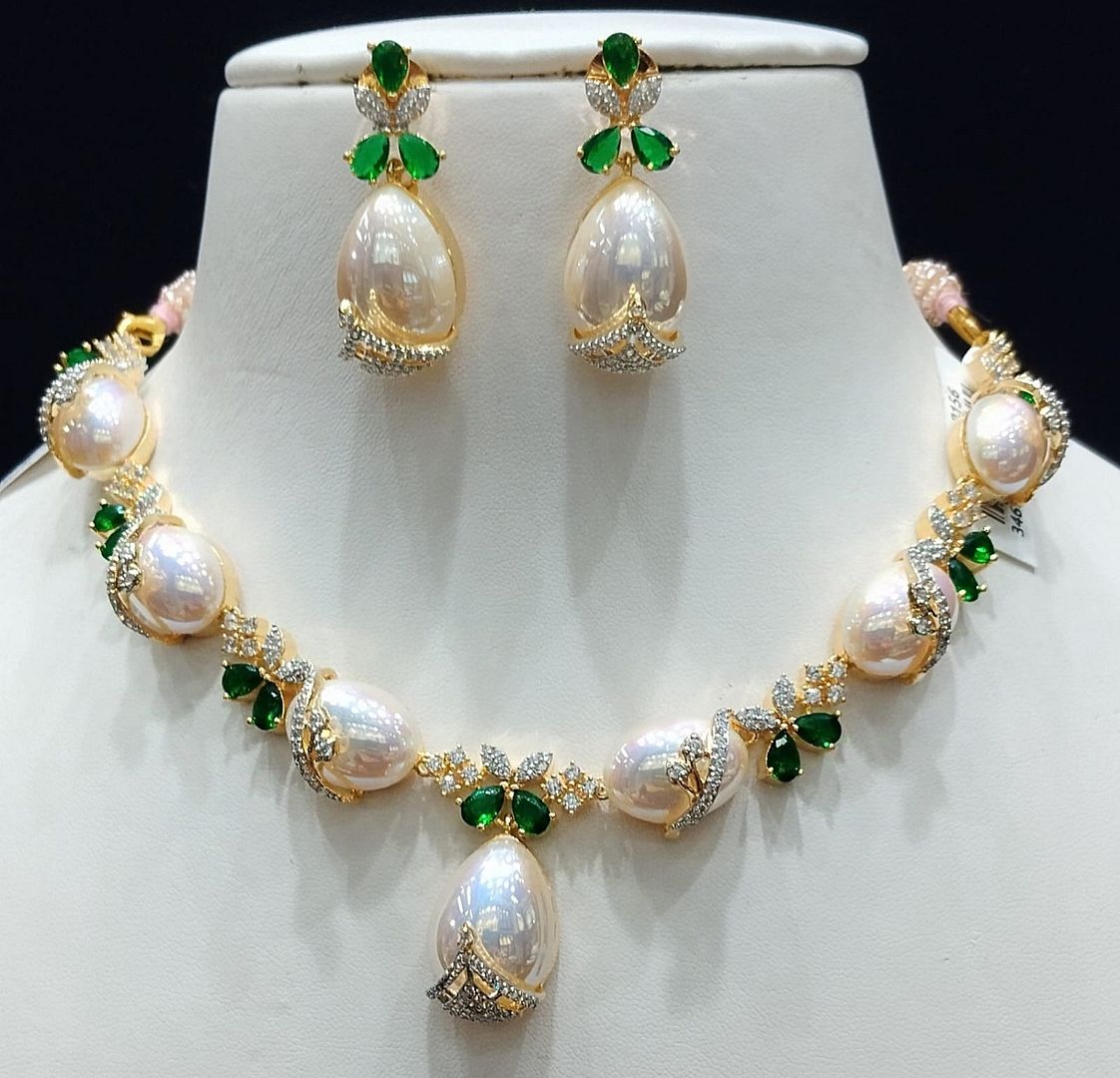 Zircon Necklace By Chokerset Colour Green, Plating Gold CSNA4449