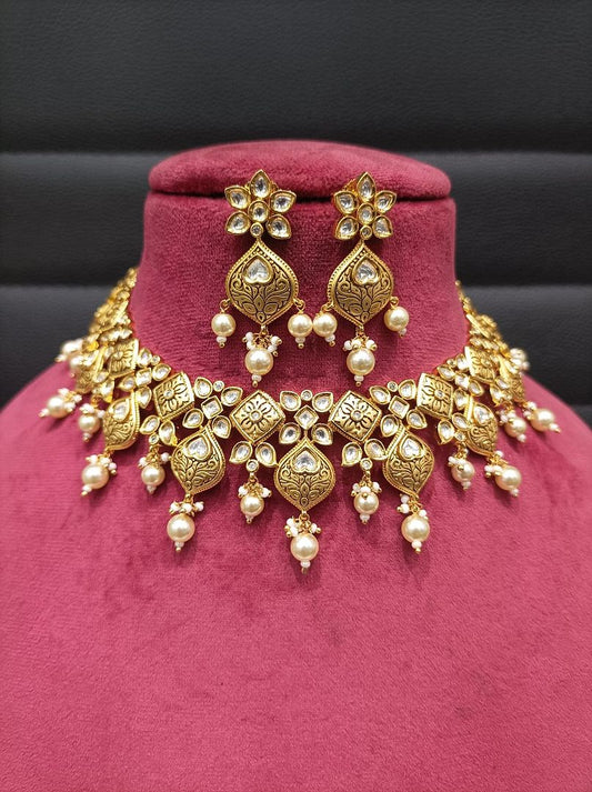 Kundan Necklace By Chokerset Colour Gold, Plating Gold CSKS4351