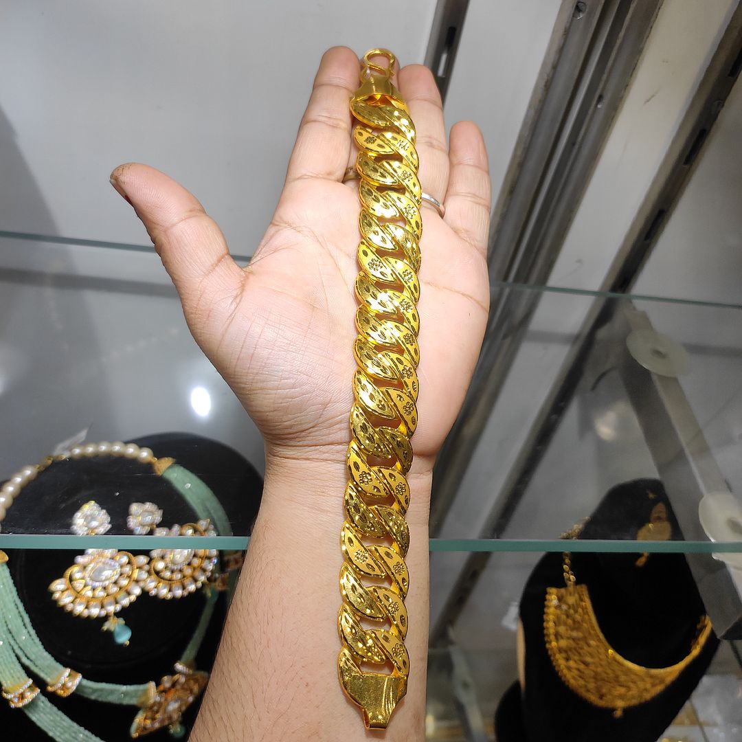 200 Milligram Gold Forming Bracelet By Chokerset WAB646