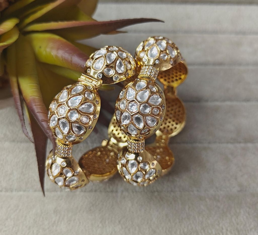 Fine Antique Polki Kundan Bangles By Chokerset Colour Gold, Plating Gold CSBG3359