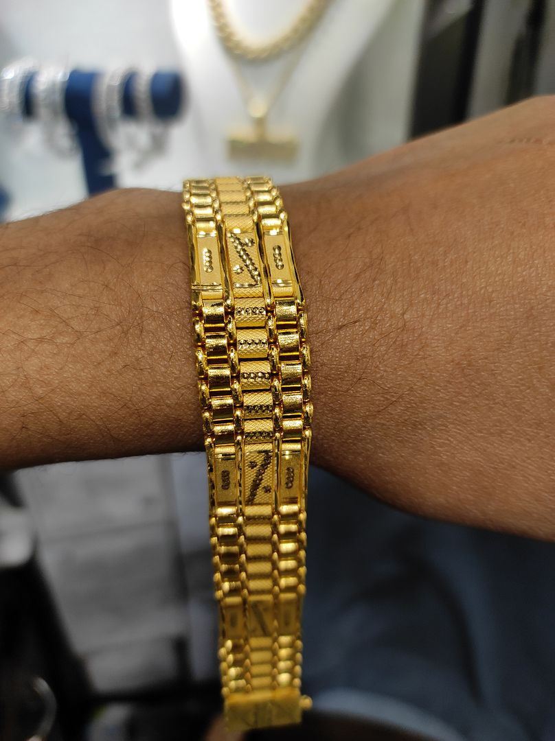 200 Milligram Gold Forming Bracelet By Chokerset WAB522