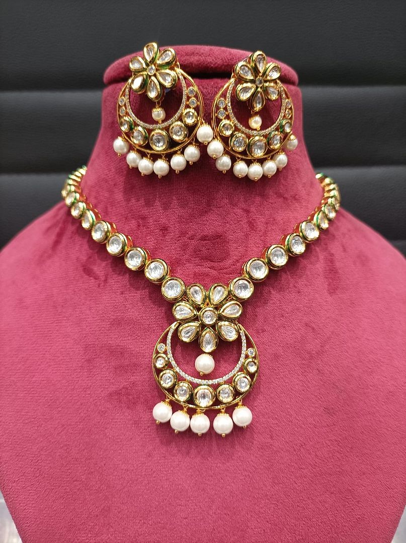 Kundan Necklace By Chokerset Colour Gold, Plating Gold CSKS4363