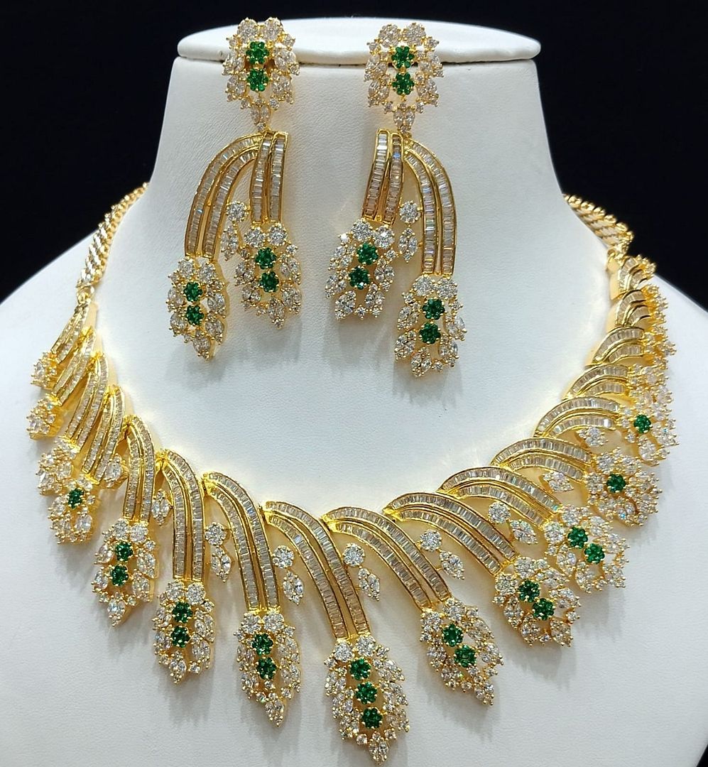 Zircon Necklace By Chokerset Colour Green, Plating Gold CSNA4442