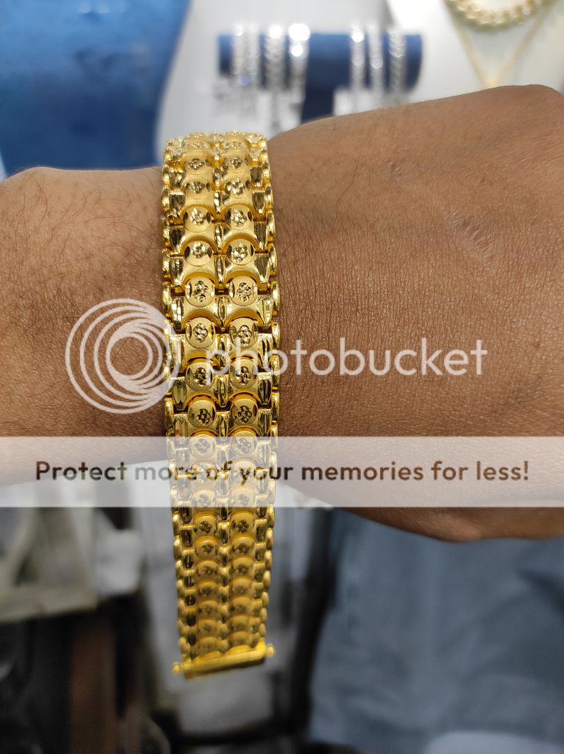 200 Milligram Gold Forming Bracelet By Chokerset WAB536