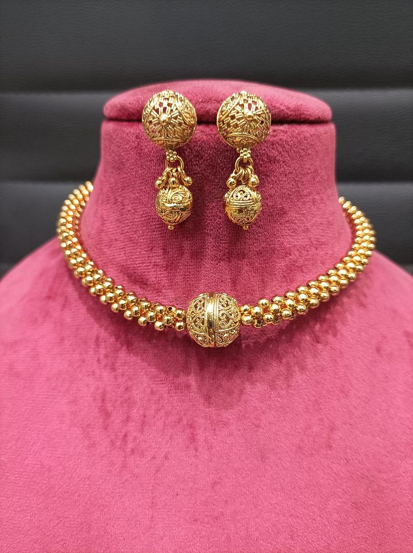 Polki Antique Necklace By Chokerset Colour Gold, Plating Gold CSKS4396