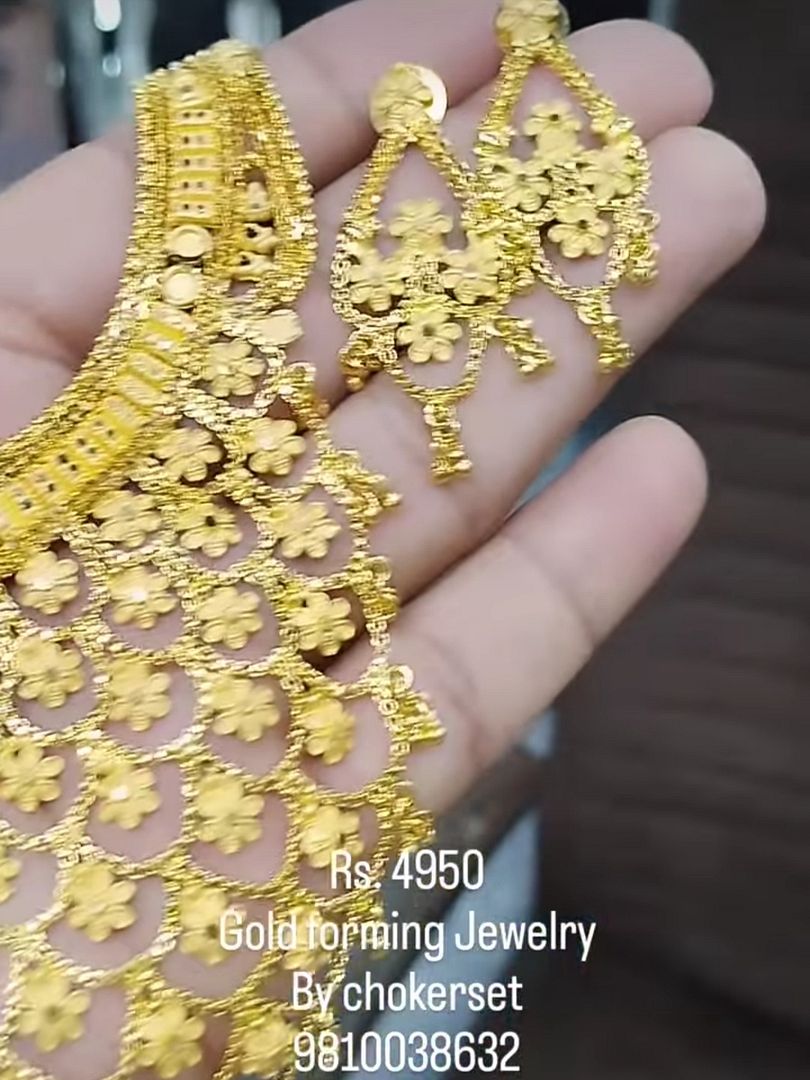 Gold Forming Necklace By Chokerset CHO80013