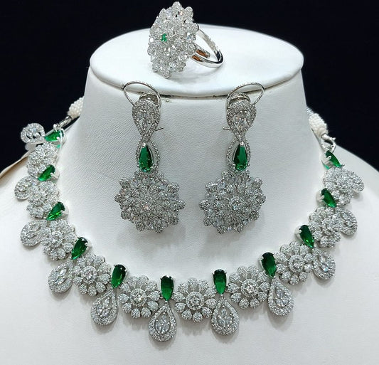 Zircon Necklace By Chokerset Colour Green, Plating Silver CSNA4463