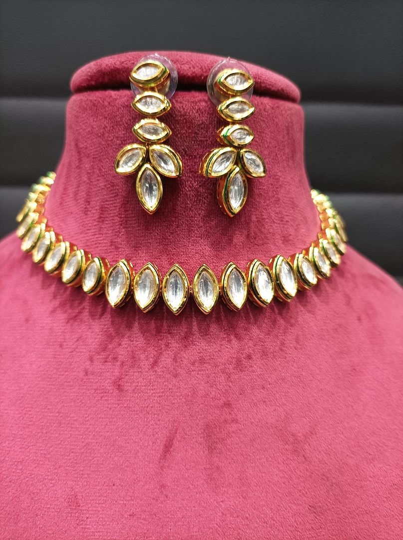 Kundan Necklace By Chokerset Colour Gold, Plating Gold CSKS4367