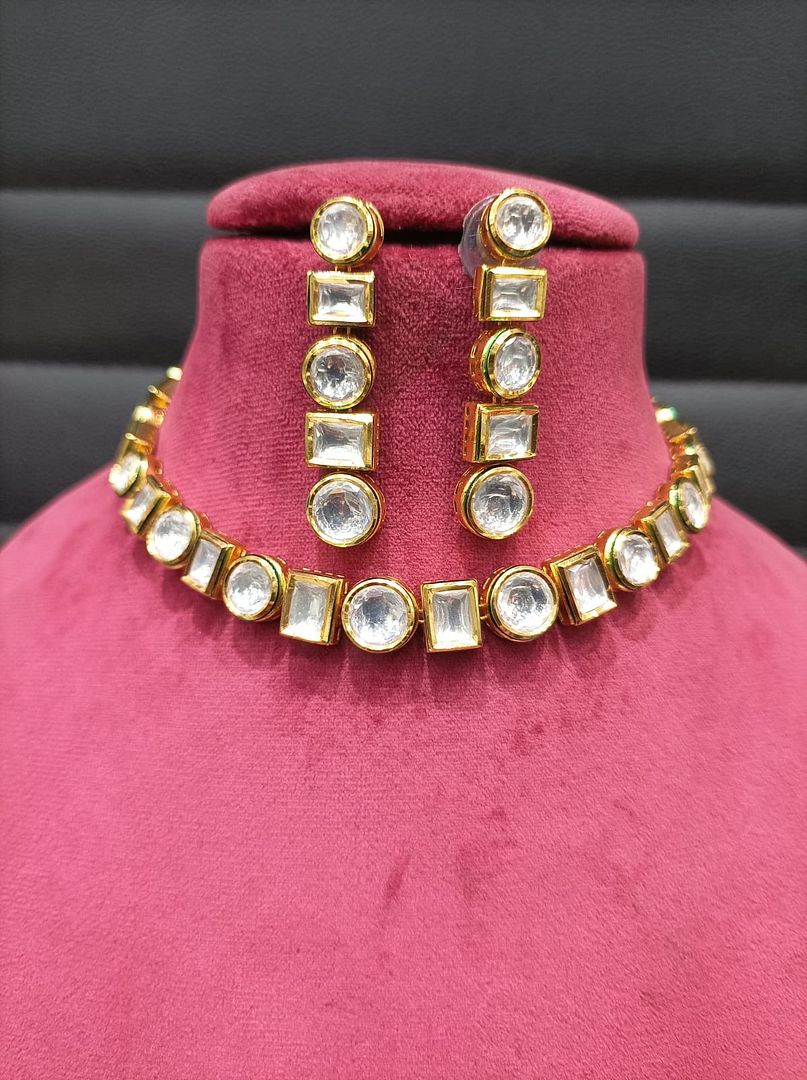 Kundan Necklace By Chokerset Colour Gold, Plating Gold CSKS4360