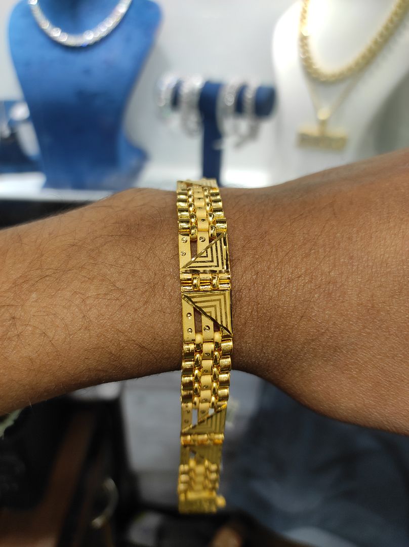 200 Milligram Gold Forming Bracelet By Chokerset WAB511