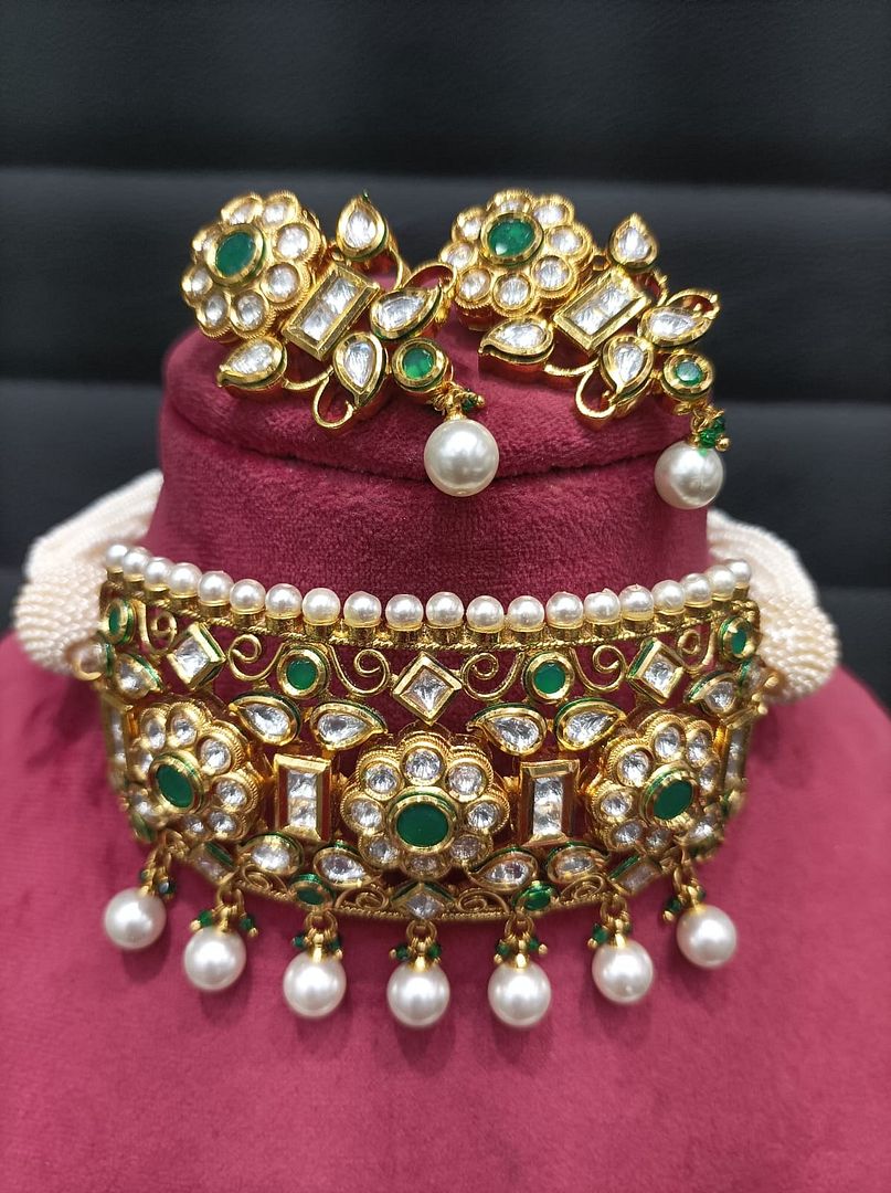 Kundan Necklace By Chokerset Colour Green, Plating Gold CSKS4359