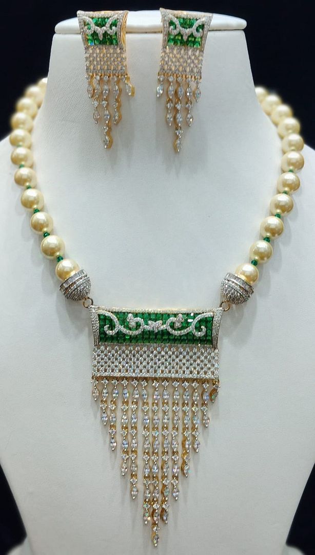 Zircon Necklace By Chokerset Colour Green, Plating Gold CSNA4447