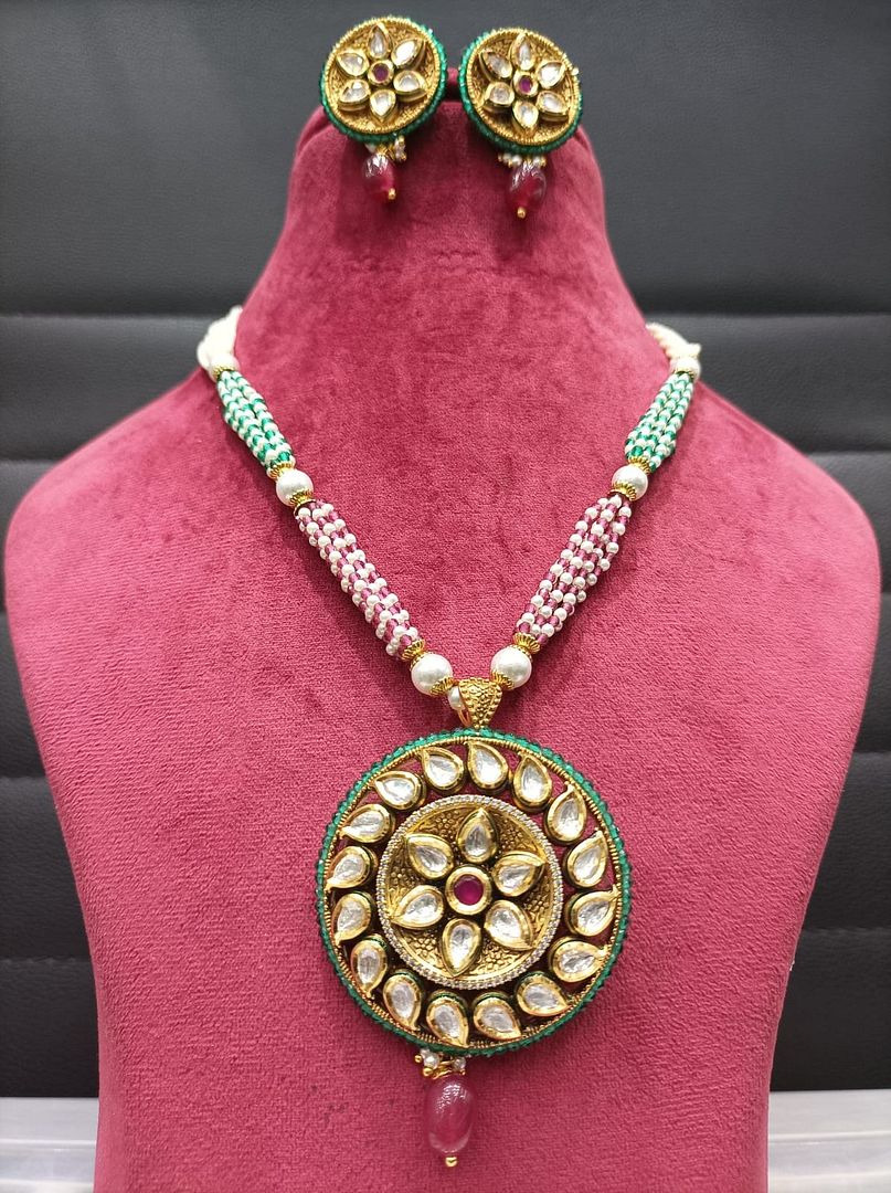 Kundan Necklace By Chokerset Colour Muti, Plating Gold CSKS4354