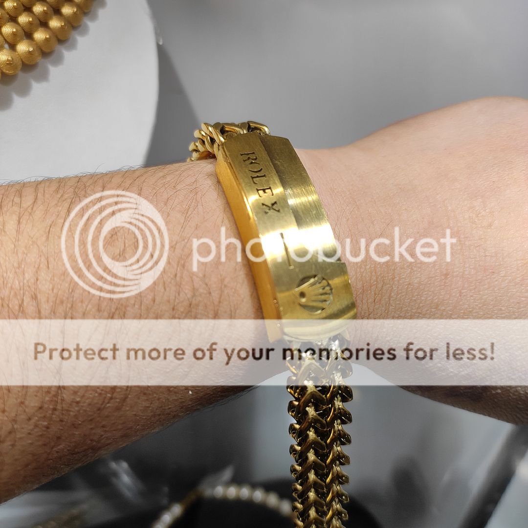 200 Milligram Gold Forming Bracelet By Chokerset WAB650