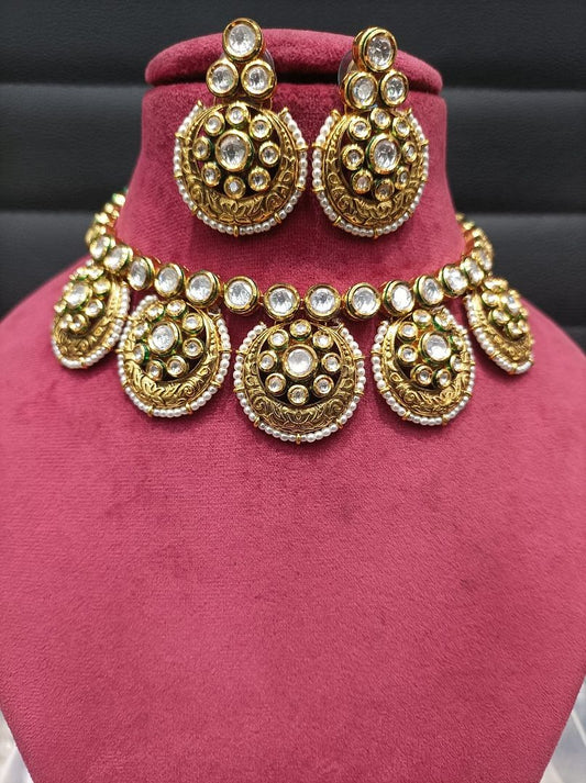 Kundan Necklace By Chokerset Colour Gold, Plating Gold CSKS4358