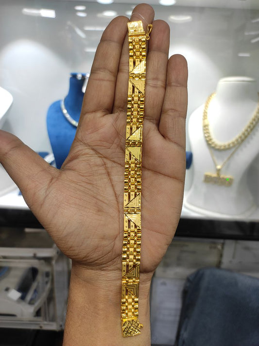 200 Milligram Gold Forming Bracelet By Chokerset WAB511