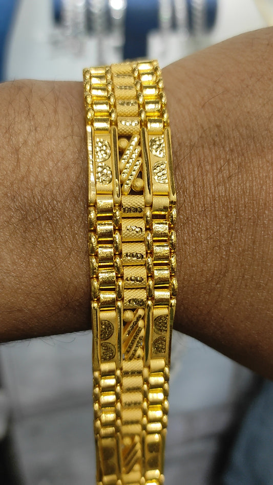 200 Milligram Gold Forming Bracelet By Chokerset WAB540