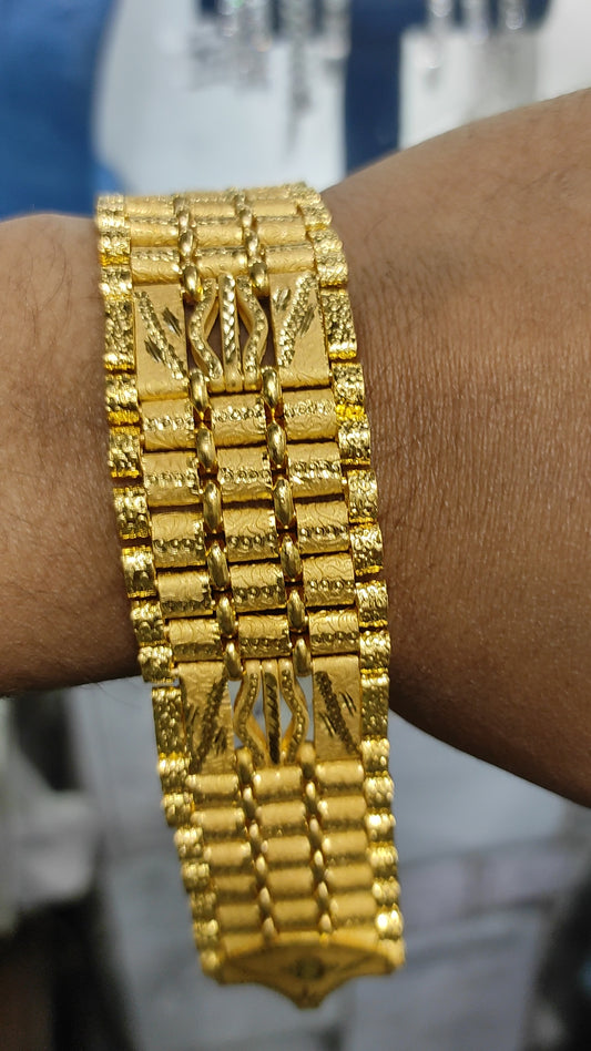 200 Milligram Gold Forming Bracelet By Chokerset WAB541