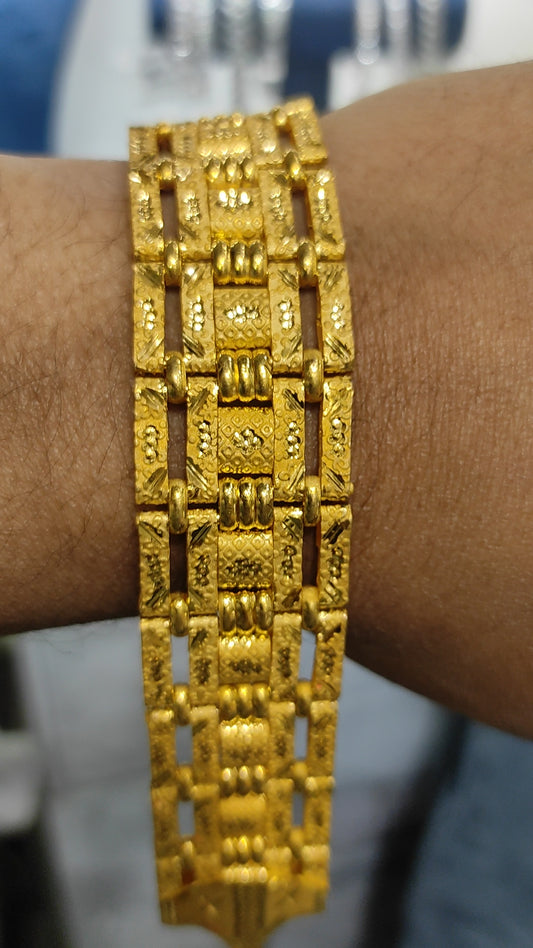 200 Milligram Gold Forming Bracelet By Chokerset WAB537