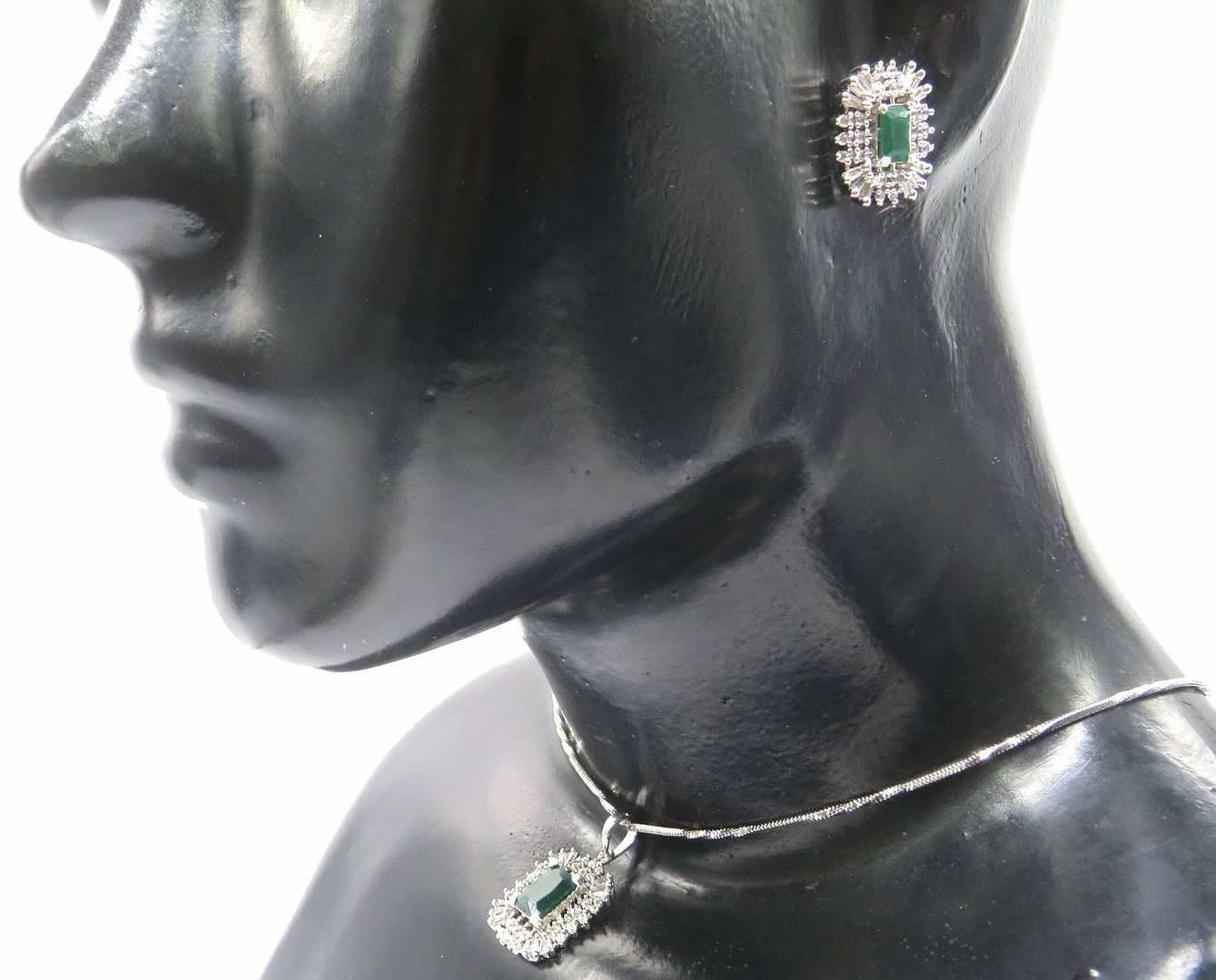 Jewelshingar Jewellery Green Colour Pendant Set For Women ( 54468PSD )