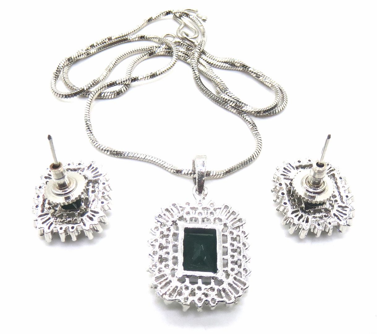 Jewelshingar Jewellery Green Colour Pendant Set For Women ( 54468PSD )