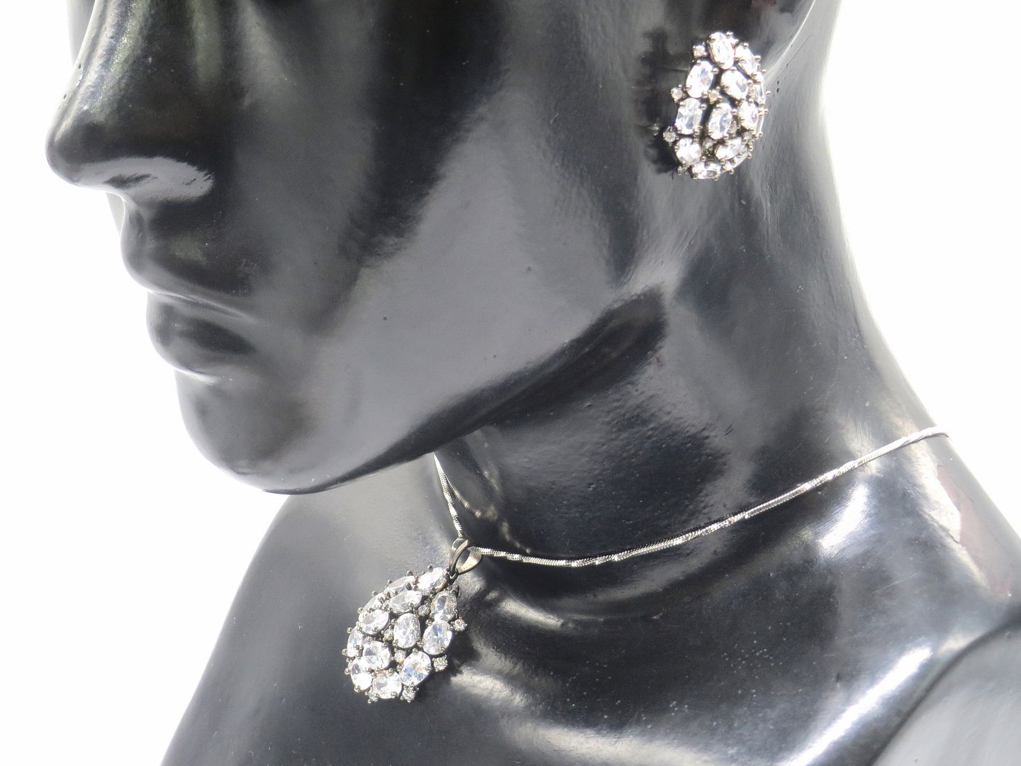 Jewelshingar Jewellery clear Colour Pendant Set For Women ( 54670PSD )