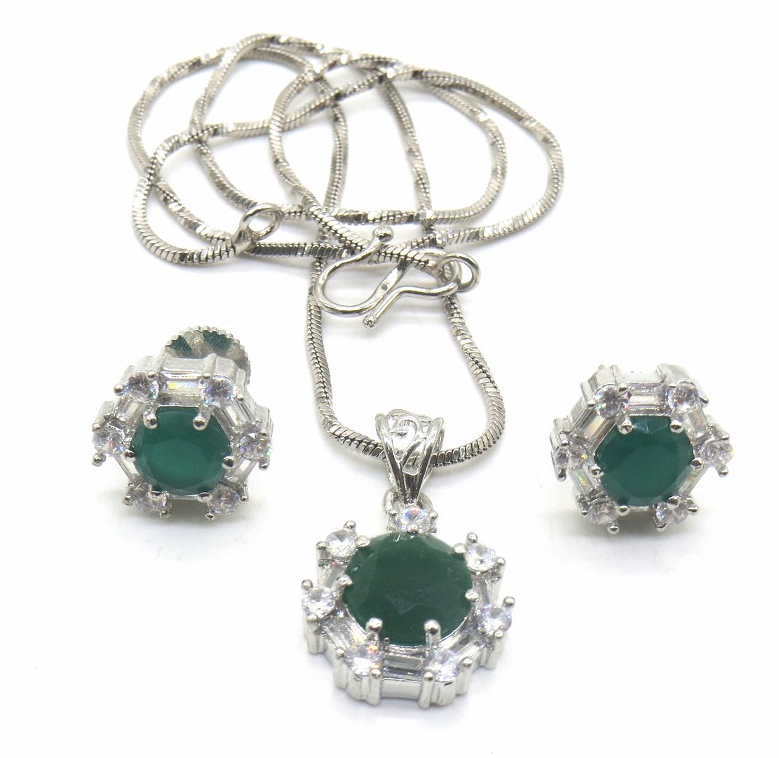 Jewelshingar Jewellery green Colour Pendant Set For Women ( 54702PSD )