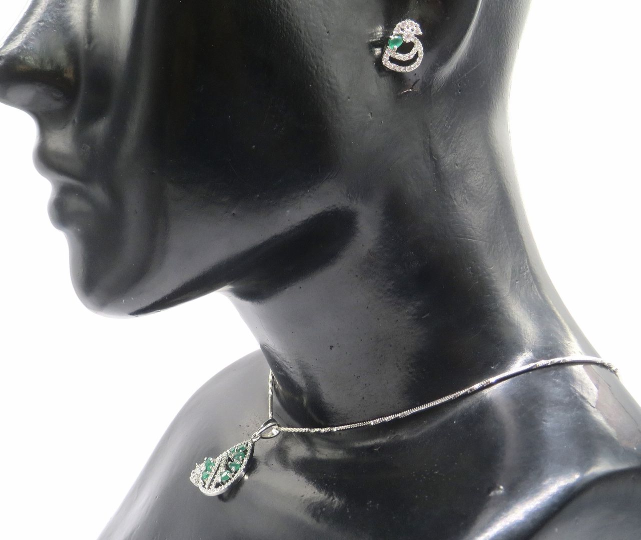 Jewelshingar Jewellery green Colour Pendant Set For Women ( 54706PSD )