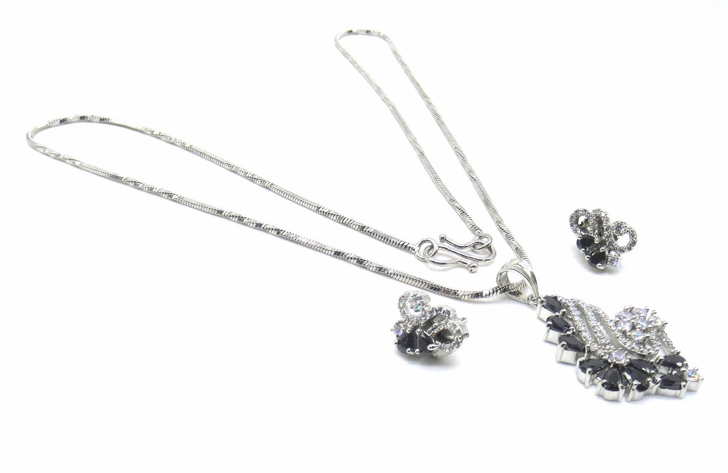 Jewelshingar Jewellery Black Colour Pendant Set For Women ( 56152PSD )