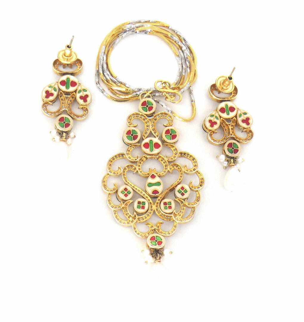 Jewelshingar Jewellery Gold Plated Diamond Colour White Polki Kundan Pendant Set For Women ( 60082DCP )