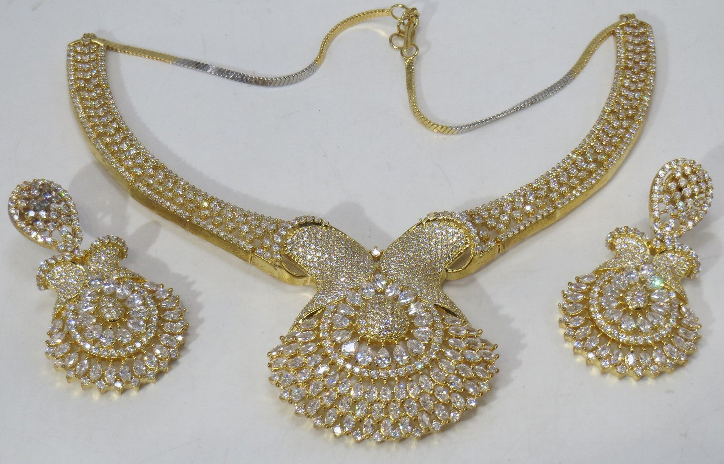 Jewelshingar Jewellery Fine American Diamond Gold Plated Clear Colour Necklace For Women ( 60739NAD )