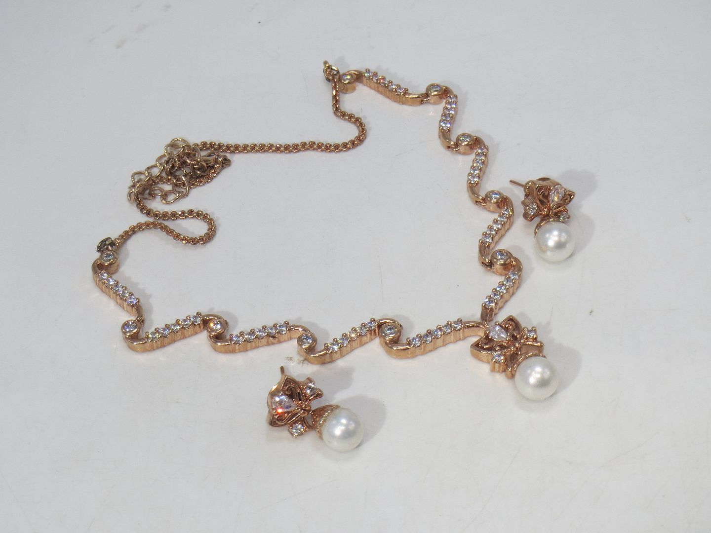 Jewelshingar Jewellery Fine American Diamond Gold Plated Clear Colour Necklace For Women ( 60768NAD )