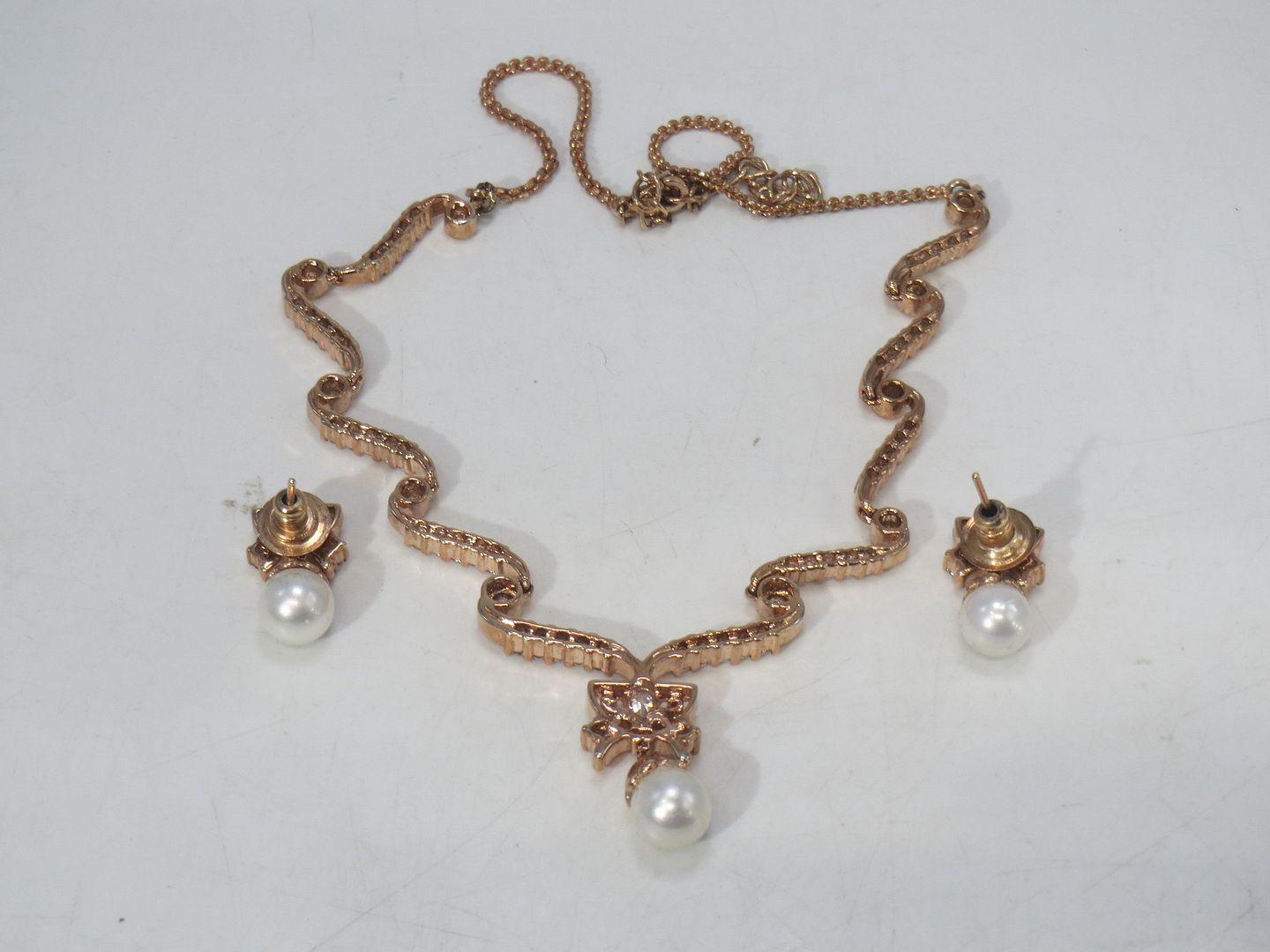 Jewelshingar Jewellery Fine American Diamond Gold Plated Clear Colour Necklace For Women ( 60768NAD )