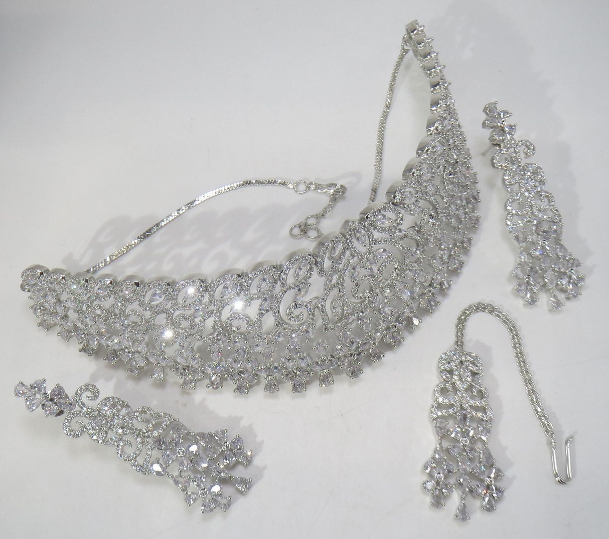 Jewelshingar Jewellery Fine American Diamond Silver Plated Clear Colour Necklace For Women ( 60833NAD )
