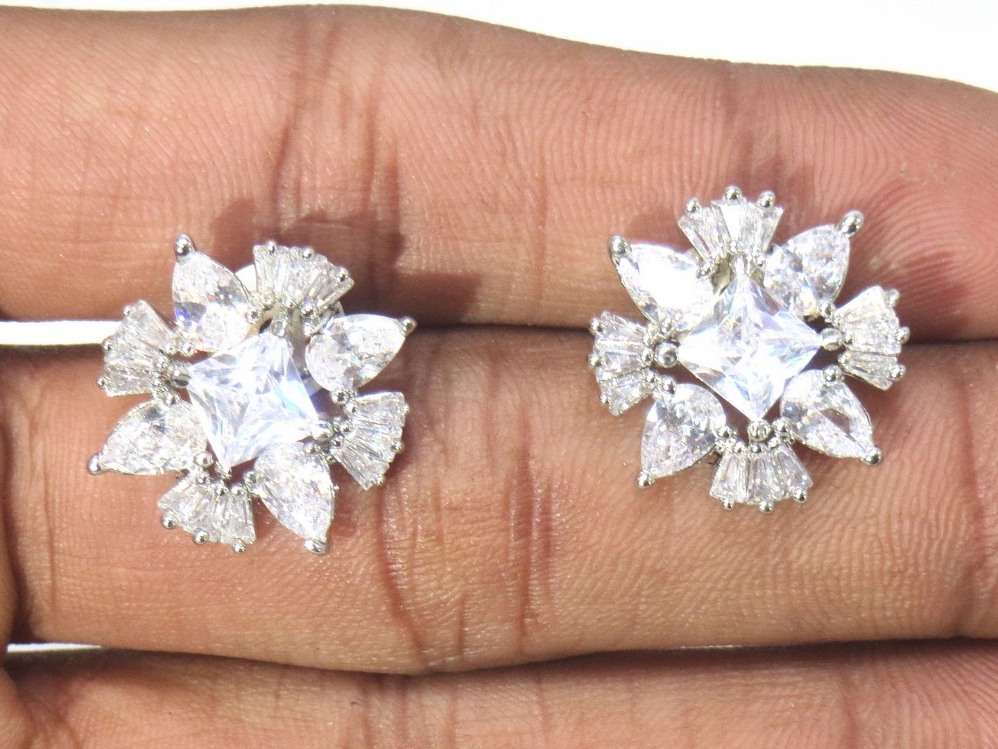 Jewelshingar Jewellery Silver Plated Diamond Earring For Women ( 60990GJT )