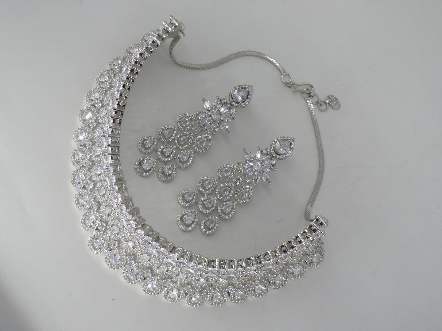 Jewelshingar Jewellery Fine Antique Polki Kundan Silver Plated Clear Colour Necklace For Women ( 62496NAD )