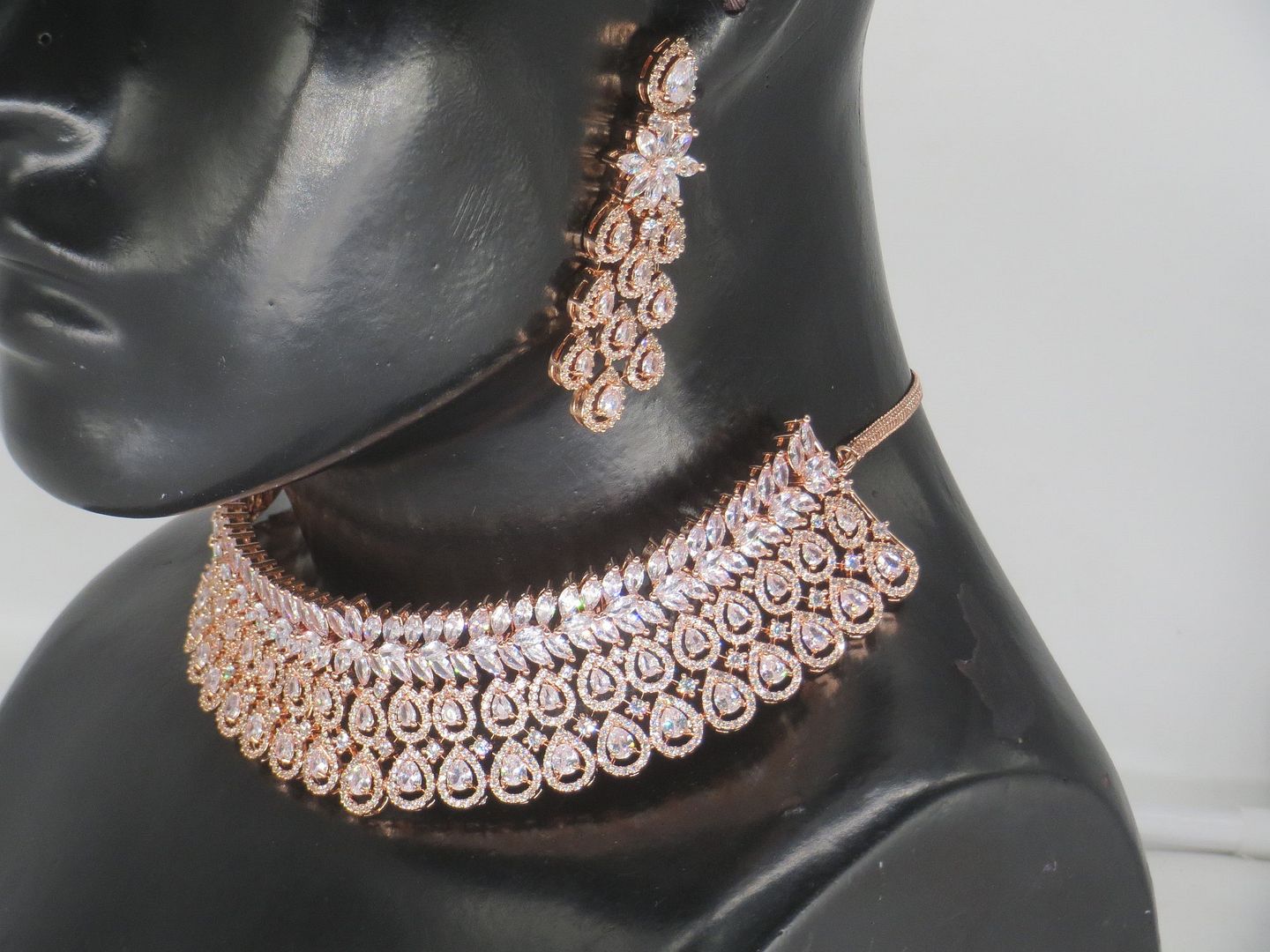 Jewelshingar Jewellery Fine Antique Polki Kundan RoseGold Plated Clear Colour Necklace For Women ( 62504NAD )