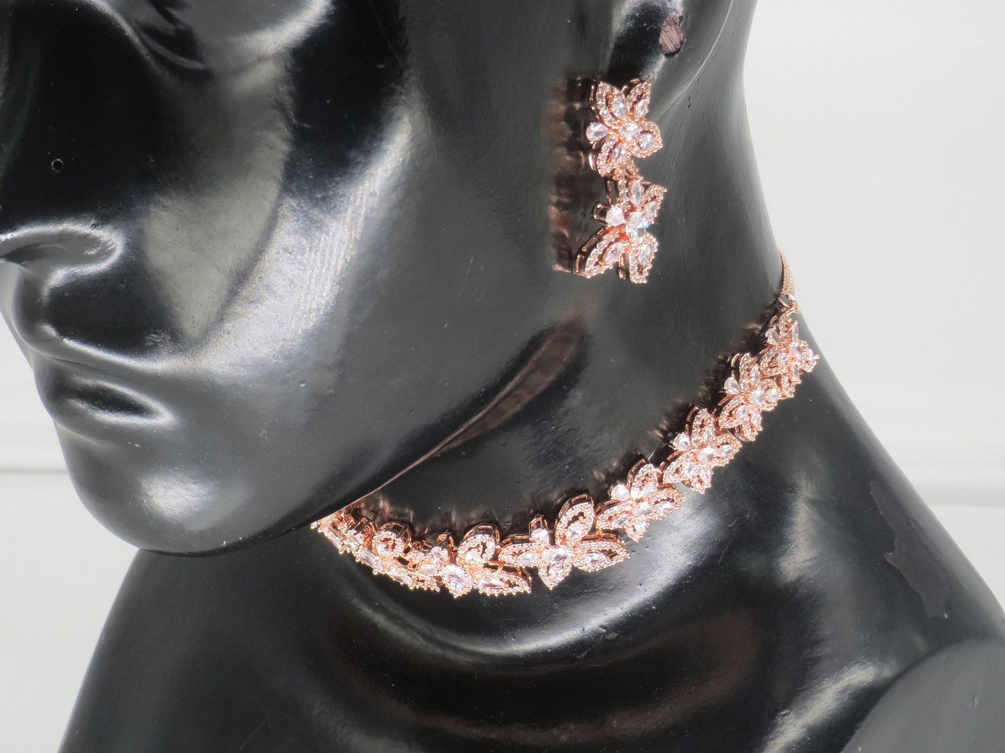 Jewelshingar Jewellery Fine Antique Polki Kundan RoseGold Plated Clear Colour Necklace For Women ( 62739NAD )