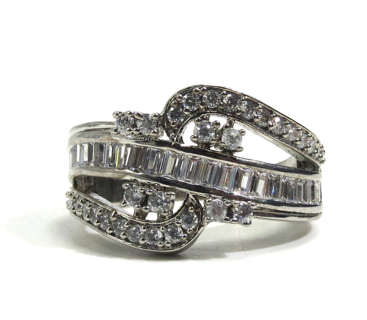 Jewelshingar Jewellery American Diamond Clear Colour Size 17 Silver Plated Ring For Girls ( 93248RIN )