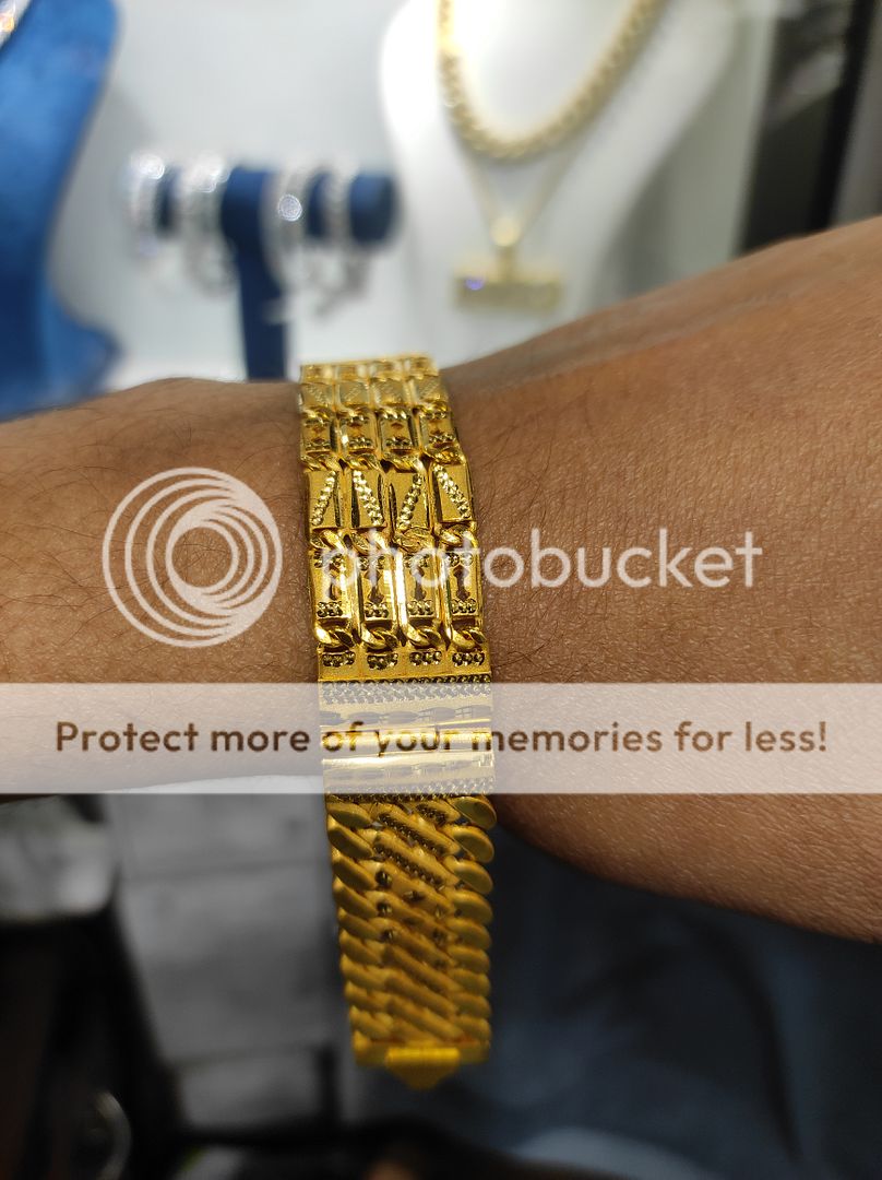 200 Milligram Gold Forming Bracelet By Chokerset WAB512