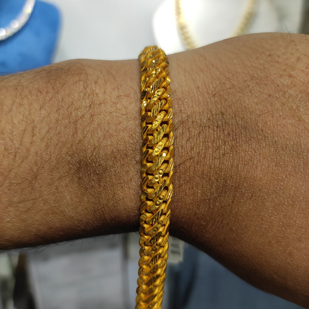 200 Milligram Gold Forming Bracelet By Chokerset WAB546