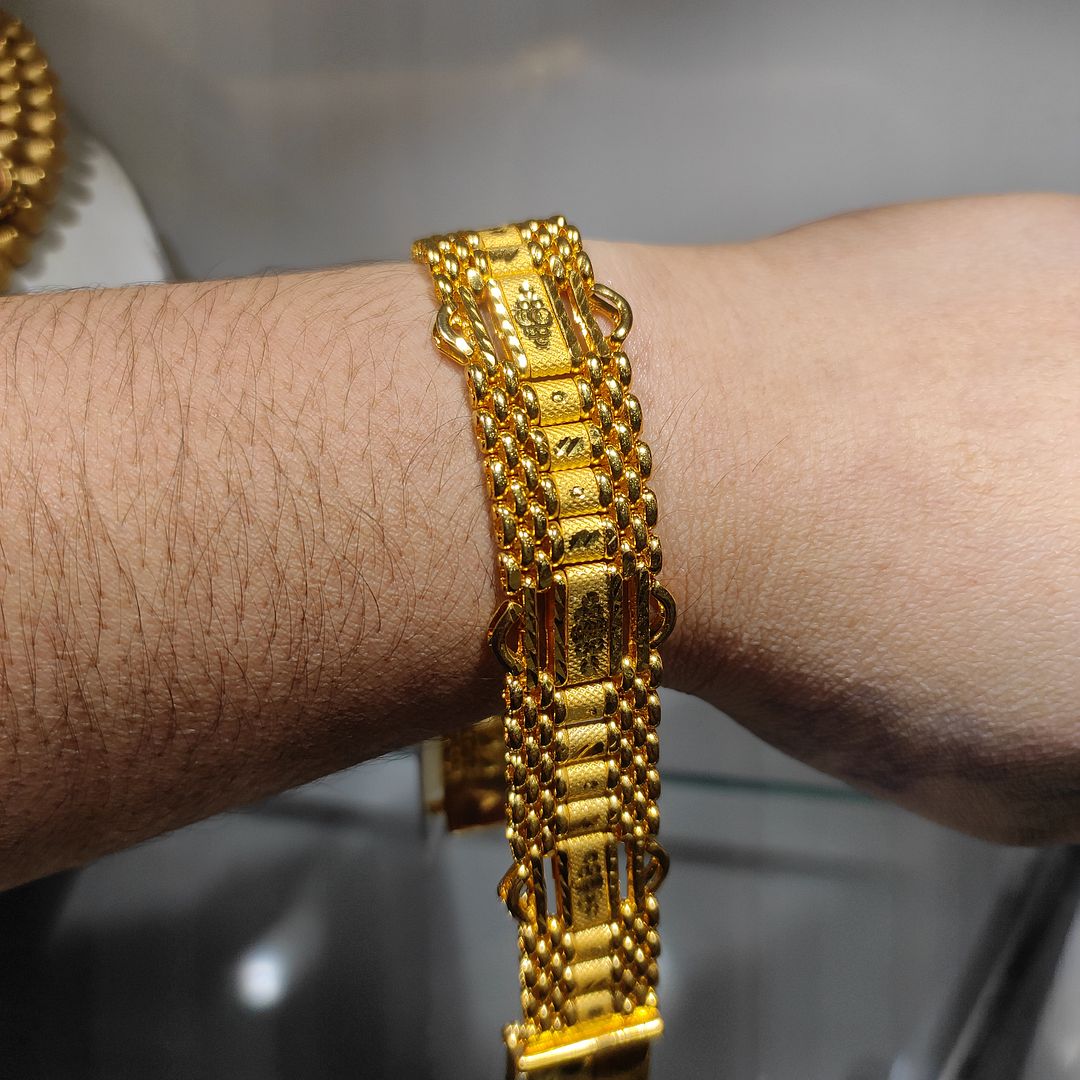 200 Milligram Gold Forming Bracelet By Chokerset WAB621