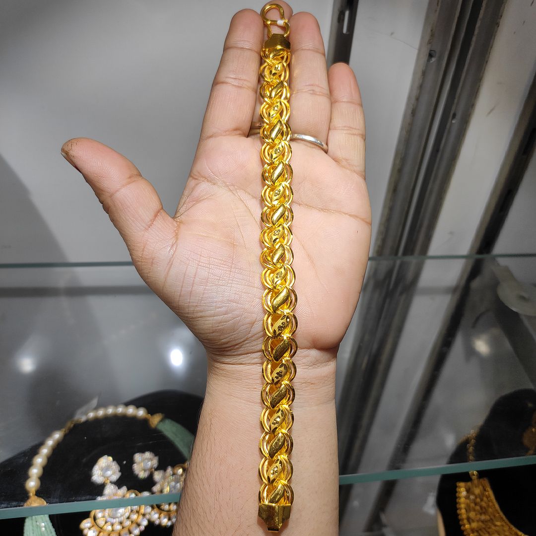 200 Milligram Gold Forming Bracelet By Chokerset WAB641