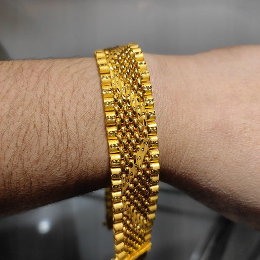 200 Milligram Gold Forming Bracelet By Chokerset WAB632