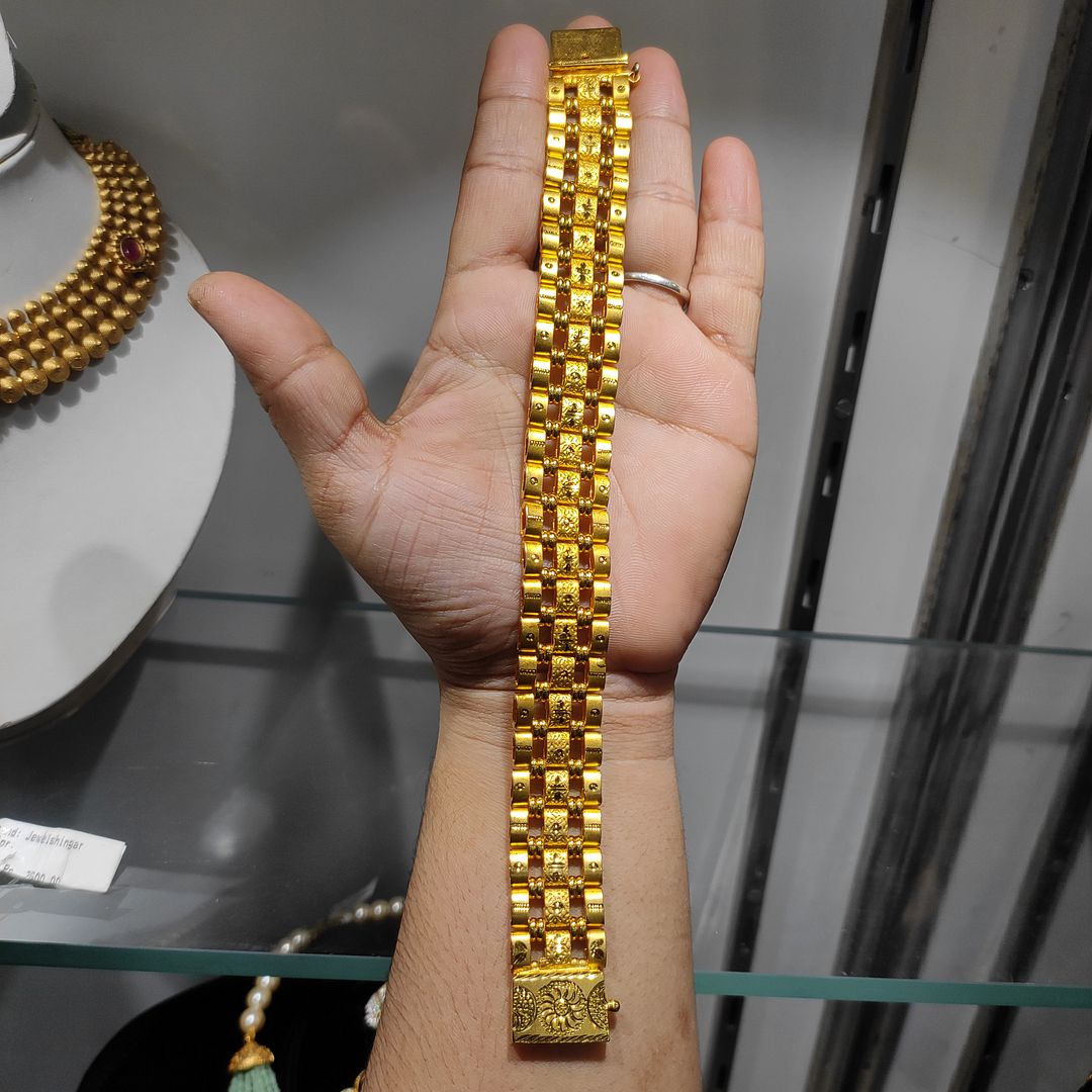 200 Milligram Gold Forming Bracelet By Chokerset WAB620