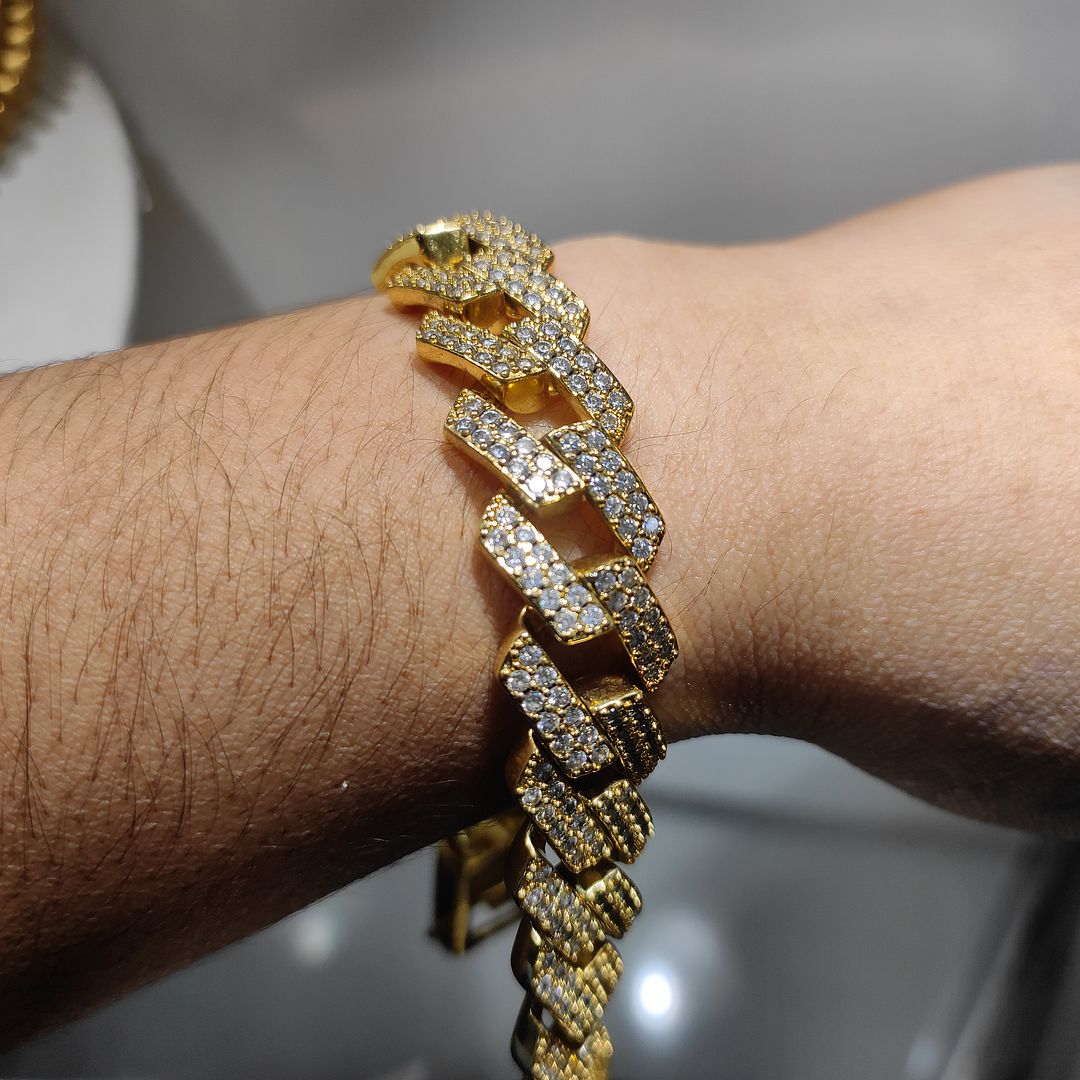 200 Milligram Gold Forming Bracelet By Chokerset WAB648